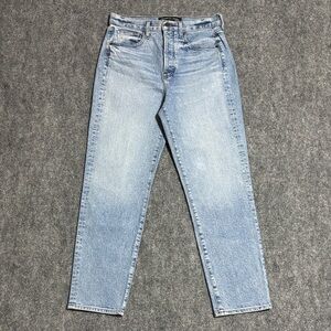 VERONICA BEARD
Ryleigh High-Rise Slim-Straight Jeans